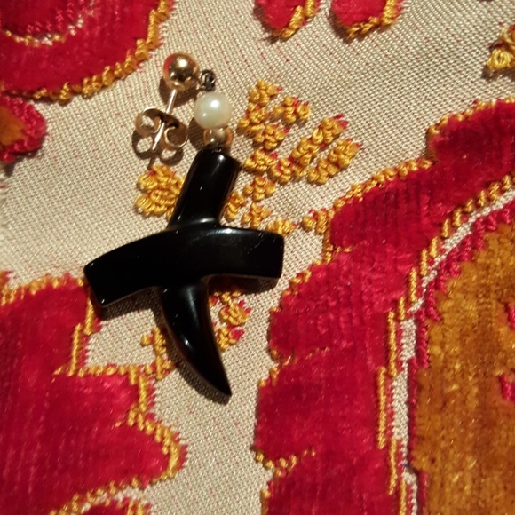 80's Vintage Black Onyx Cross, 14K Gold & Pearl Earrings - Picture 4 of 4